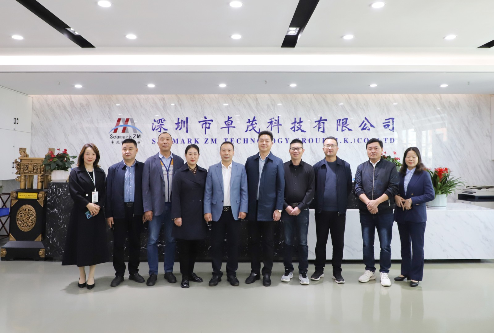 聞總與湖北省?？悼h政府副縣長龔夫一行合影.jpg